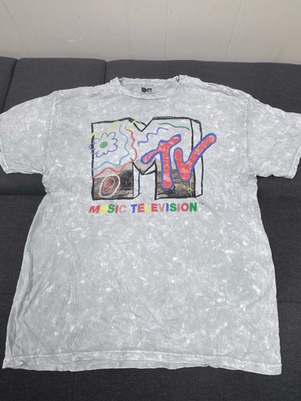MTV Music Television Art Design Acid Washed T-Shirt Size Large